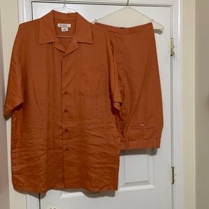 Barely Used:  2-Piece 100% Linen Shorts Set.